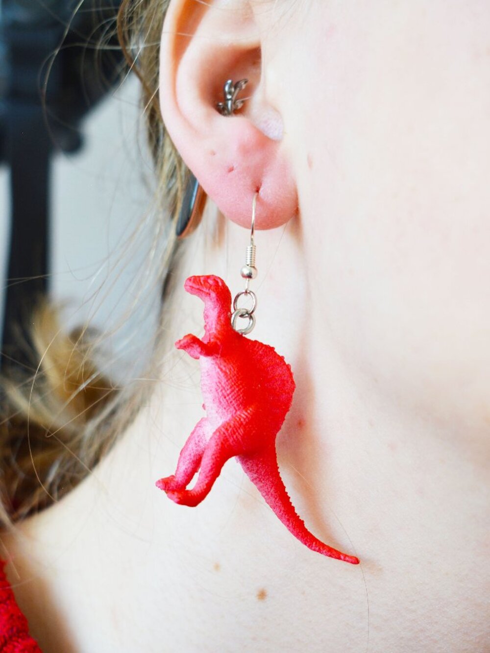 ❤️ Red Dinosaur Statement Earrings - Picture 4 of 5